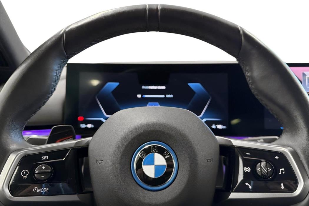BMW i5 2024