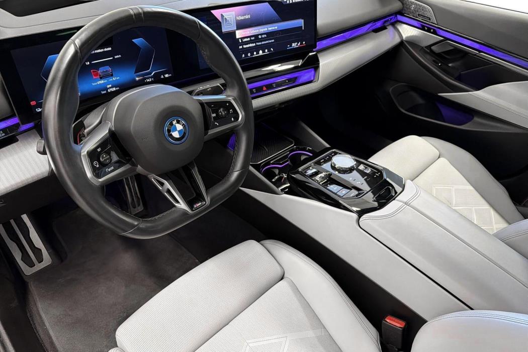 BMW i5 2024