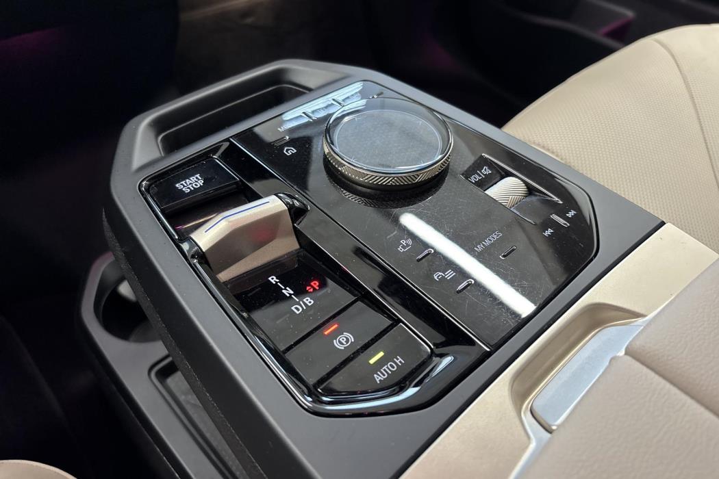 BMW iX 2024