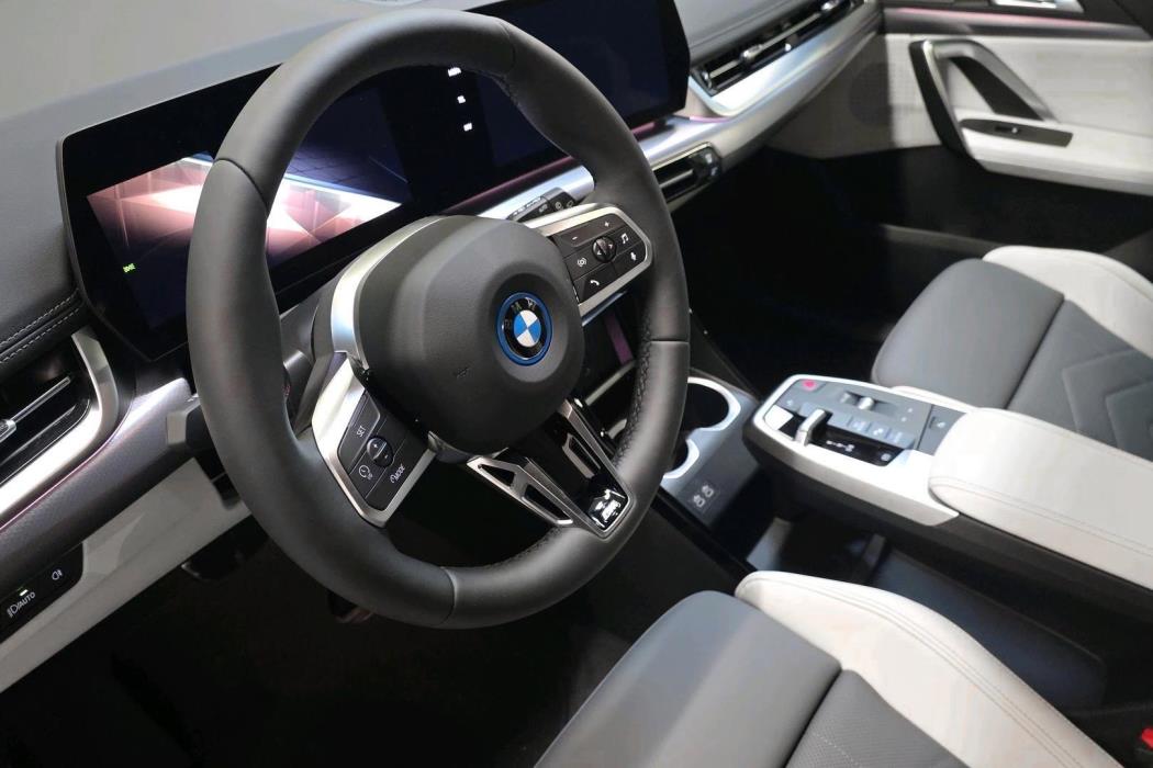 BMW iX1 2026