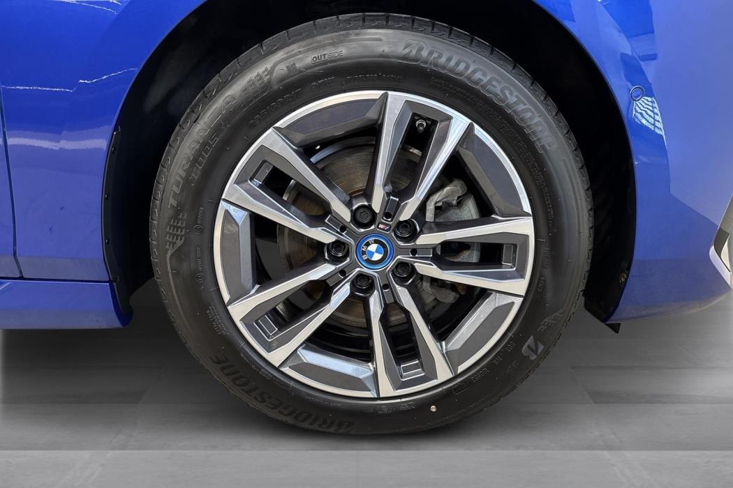 BMW 225 2023
