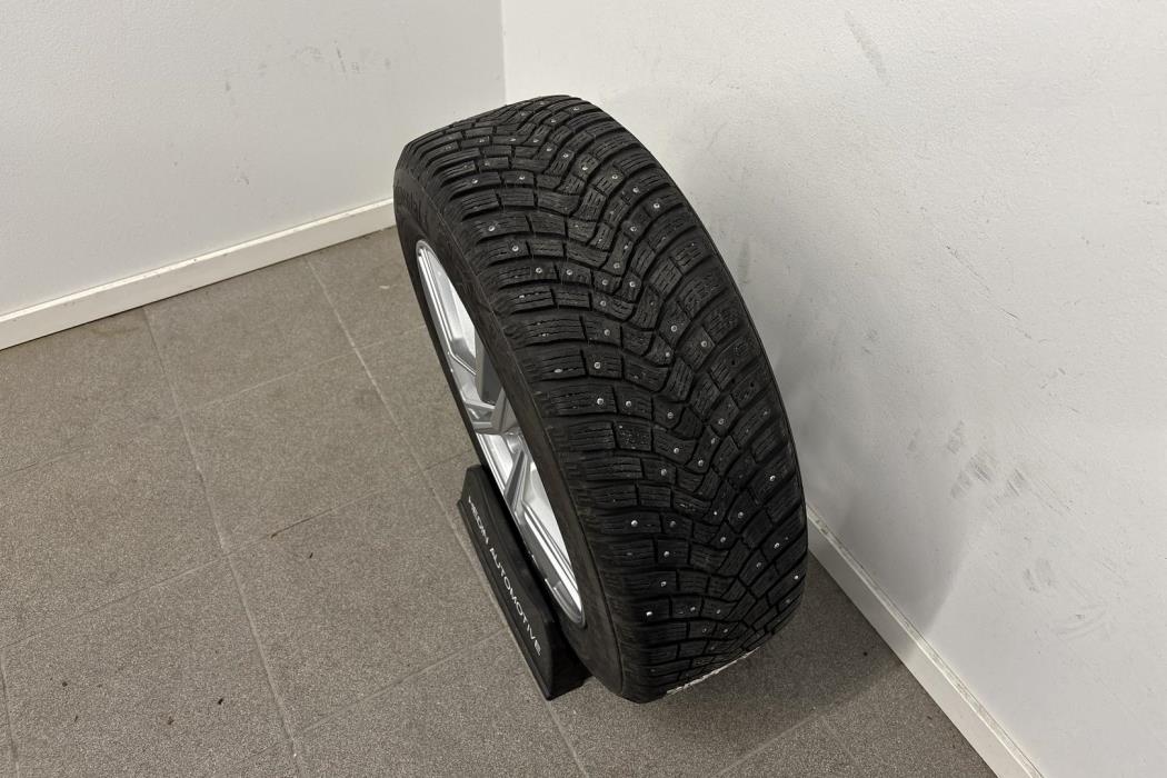 BMW 225 2023