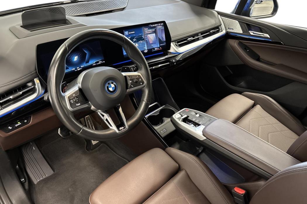 BMW 225 2023