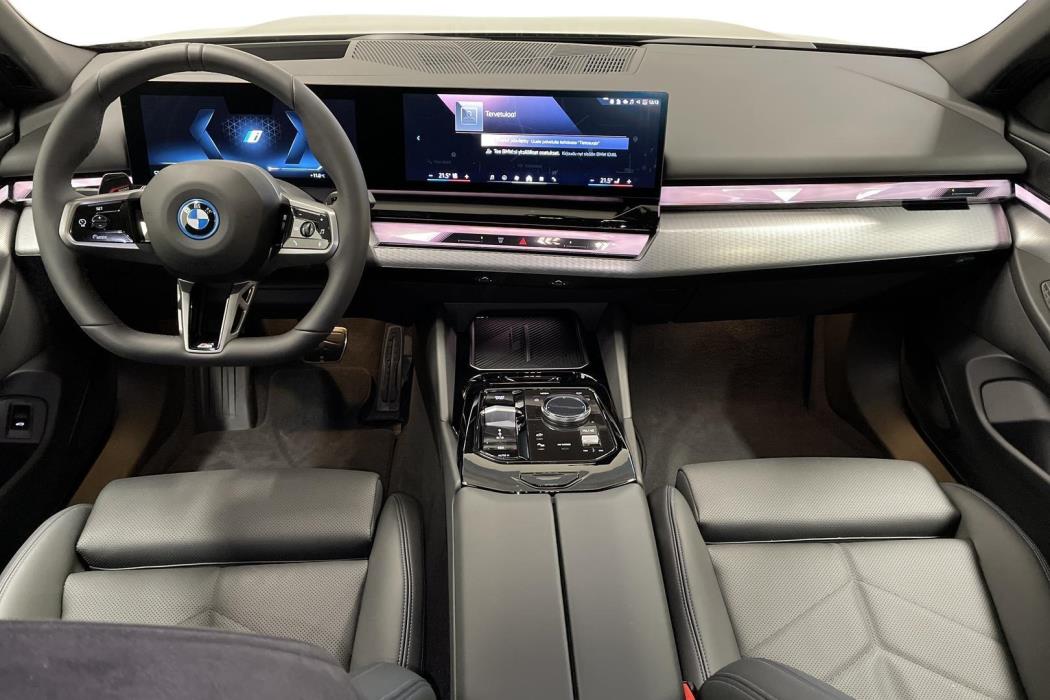 BMW i5 2025