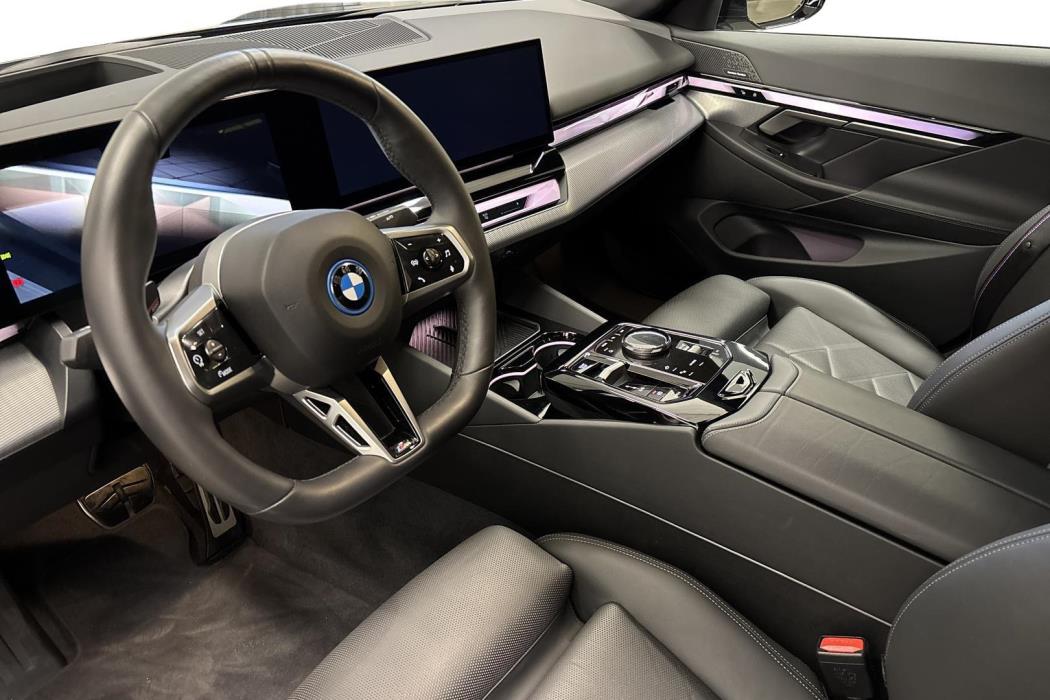 BMW i5 2025