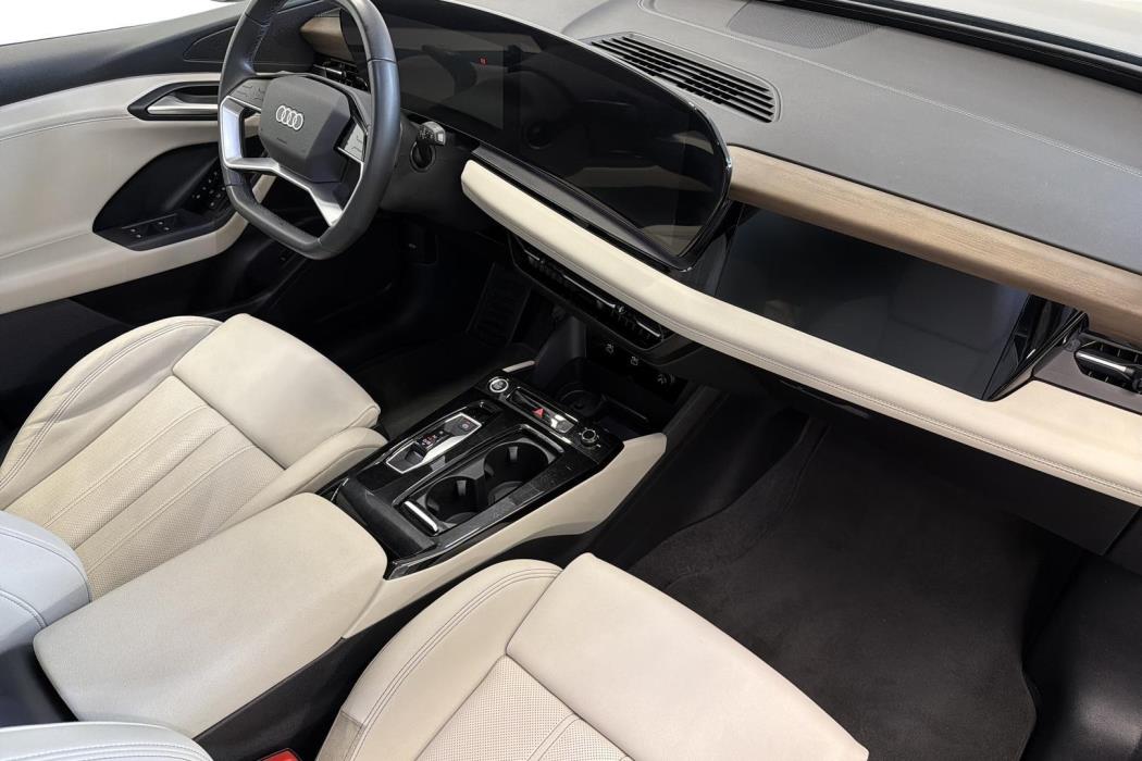 AUDI Q6 e-tron 2025