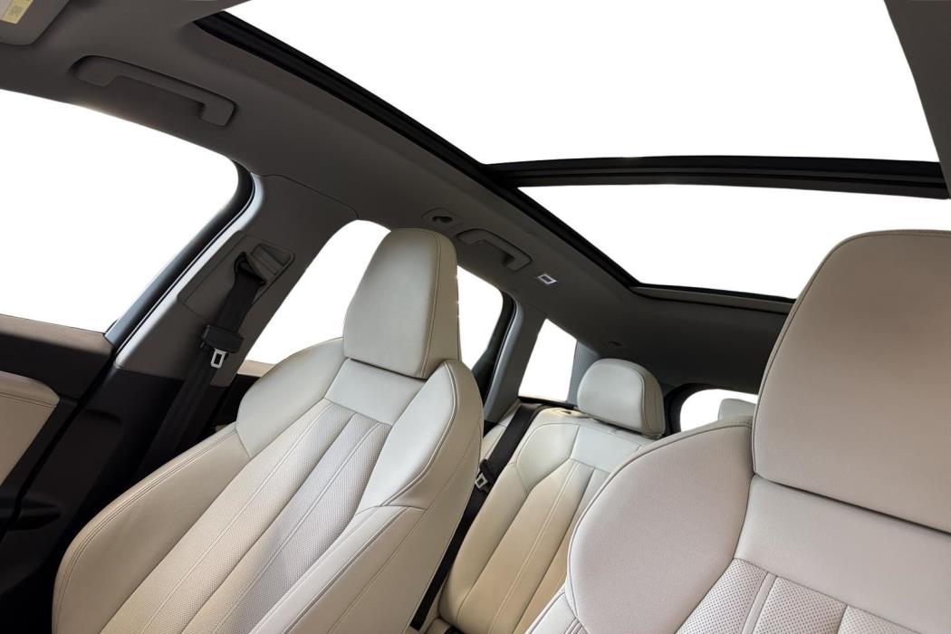 AUDI Q6 e-tron 2025