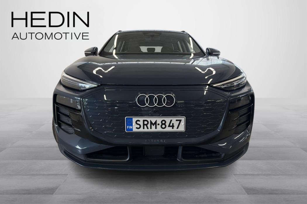 AUDI Q6 e-tron 2025