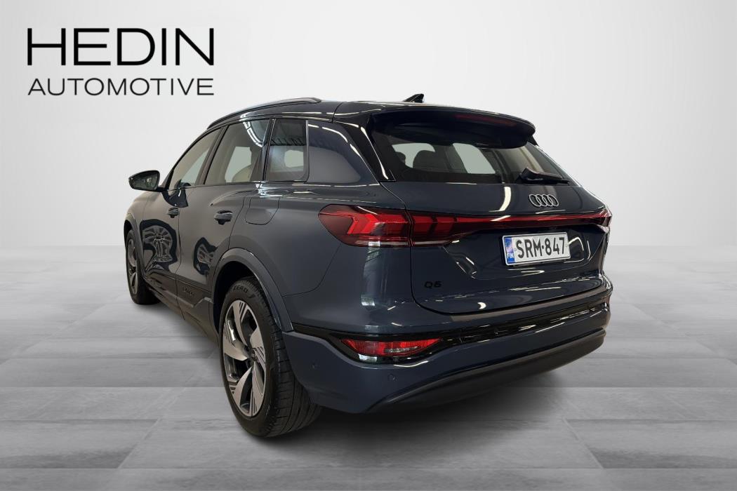 AUDI Q6 e-tron 2025