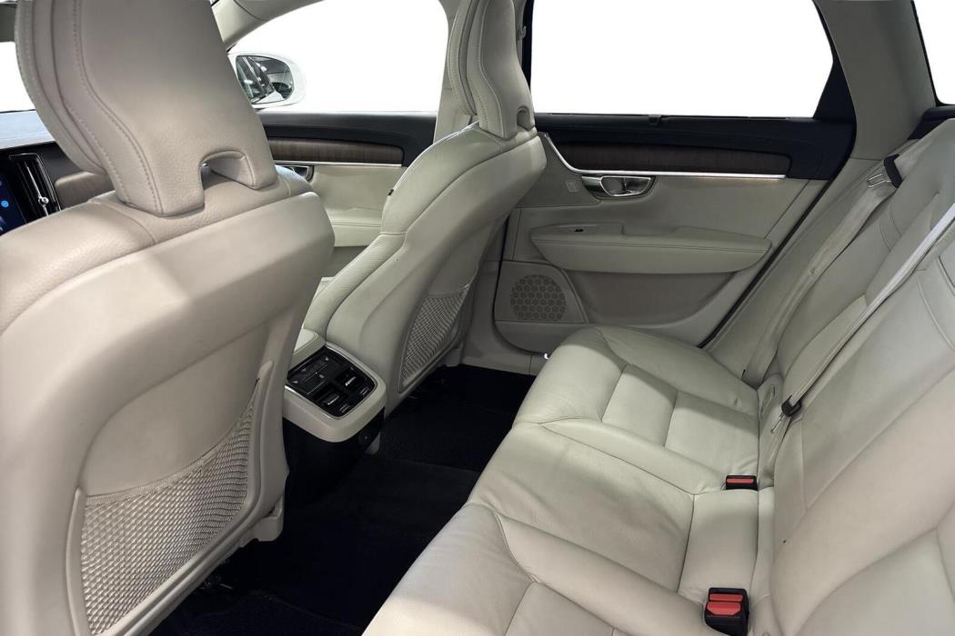 Volvo V90 Cross Country 2022