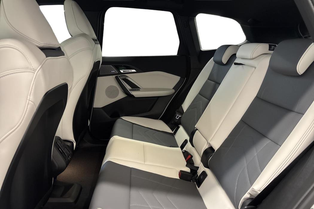 BMW iX1 2026