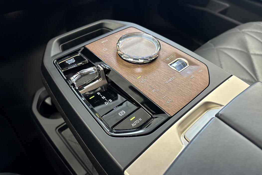BMW iX 2023