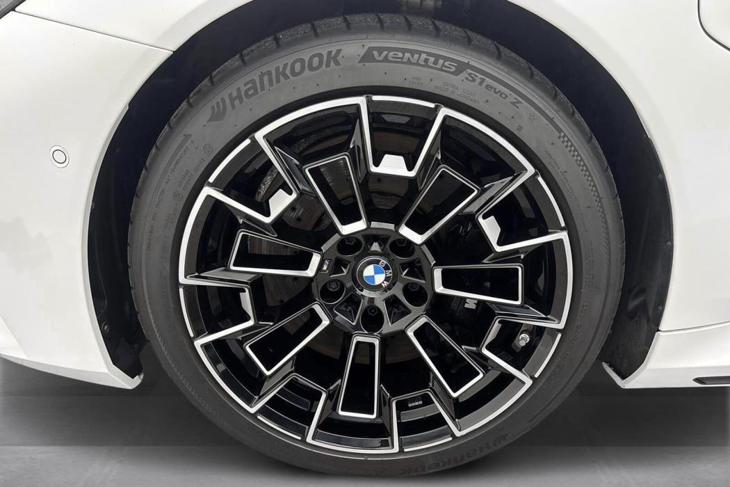 BMW M5 2025