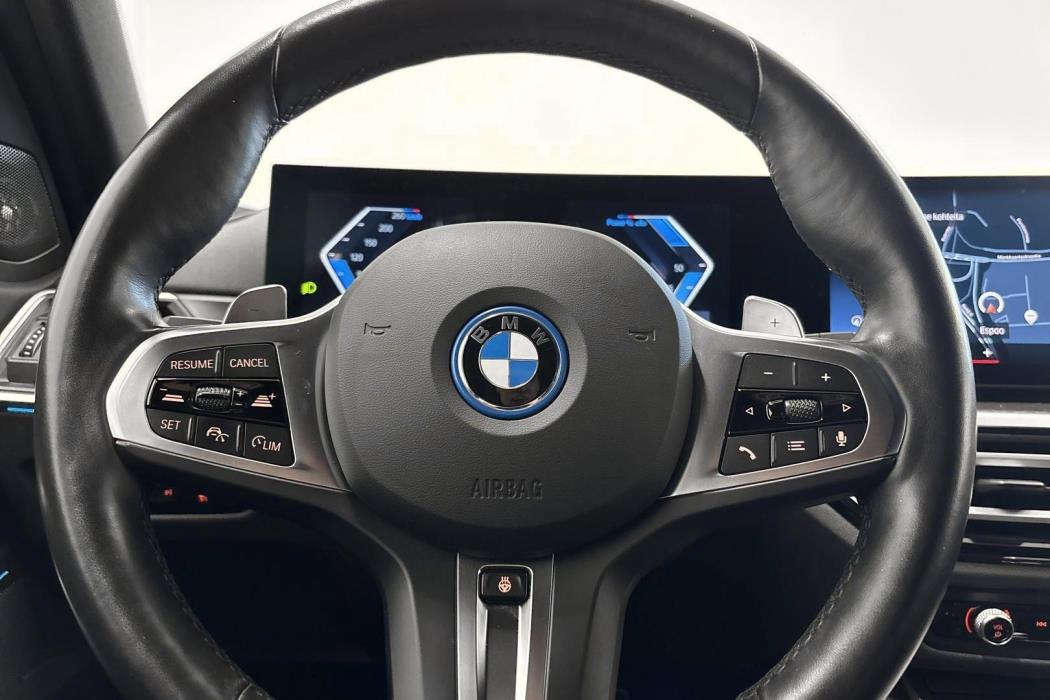 BMW 330 2024