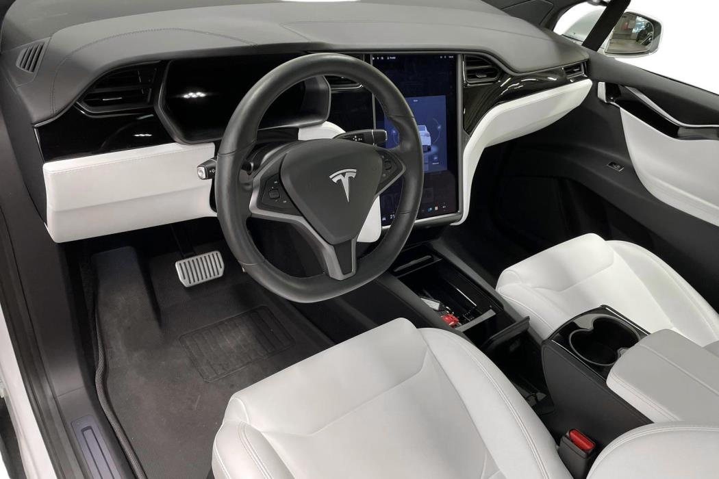 Tesla Model X 2019