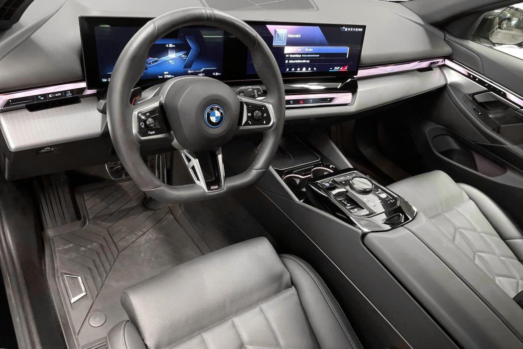 BMW i5 2025