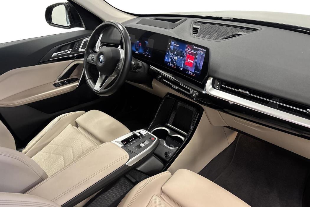 BMW iX1 2024