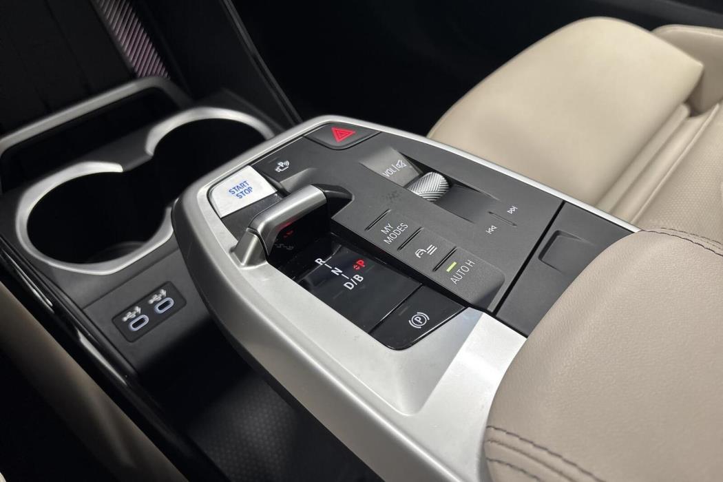 BMW iX1 2024