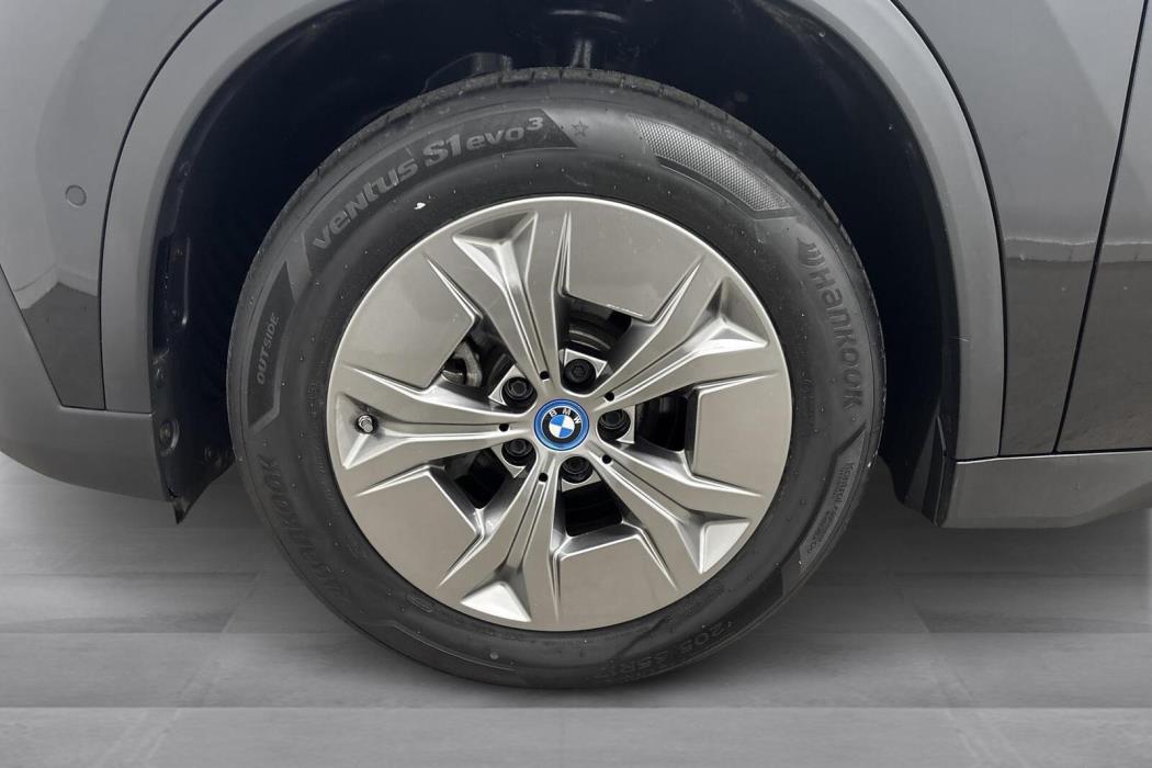 BMW iX1 2024
