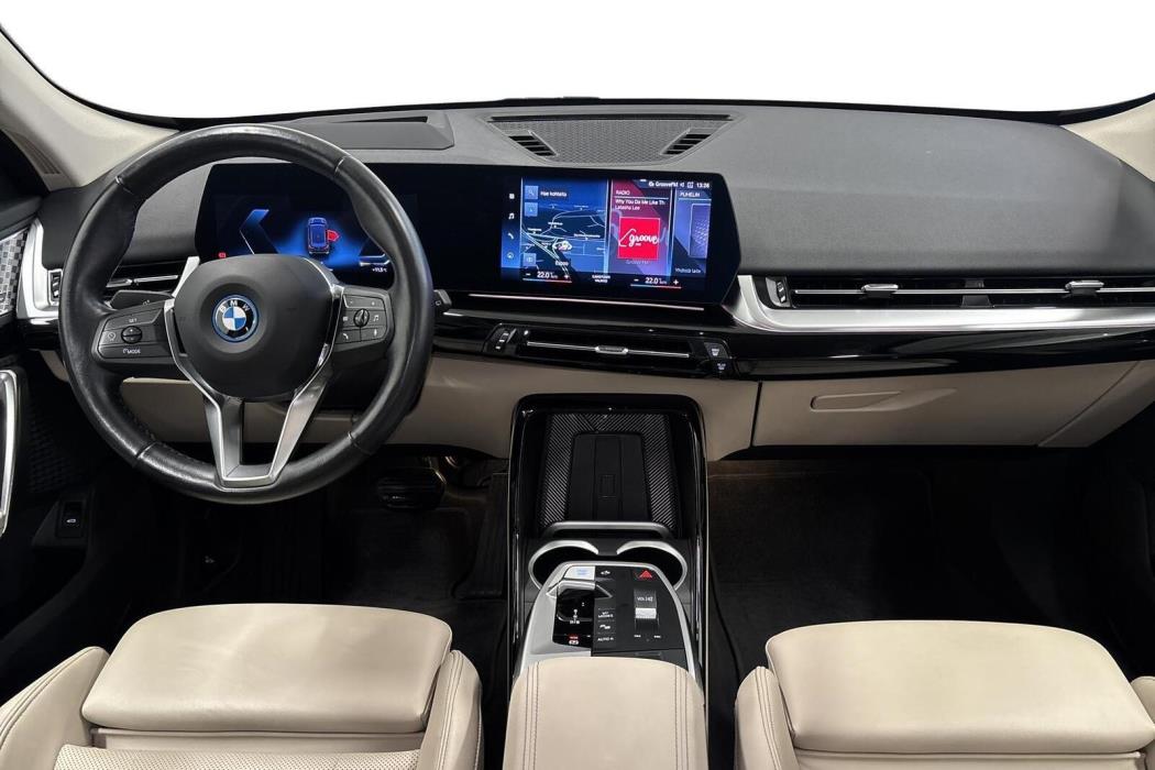 BMW iX1 2024