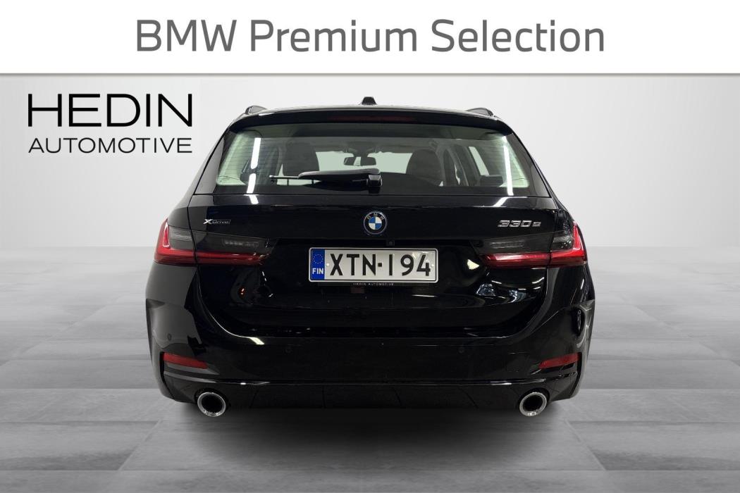 BMW 330 2023