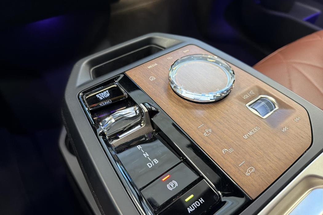 BMW iX 2023