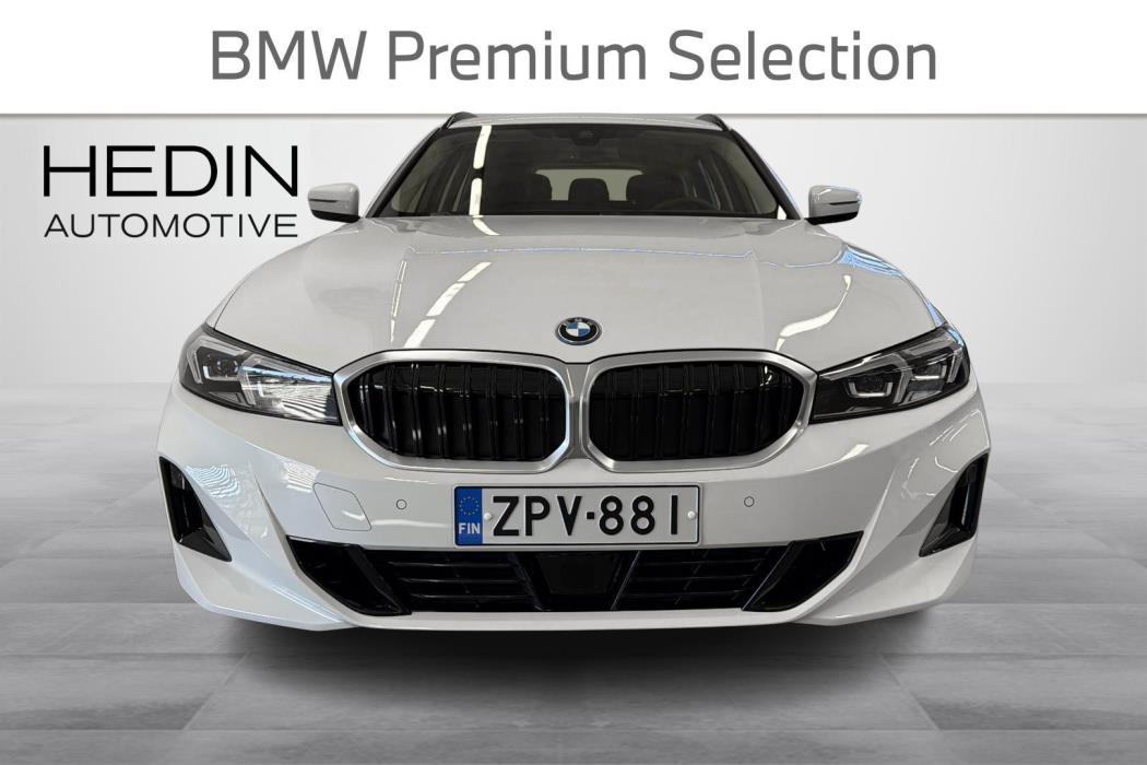 BMW 330 2025