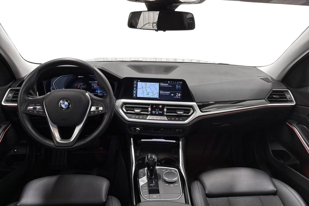 BMW 330 2019
