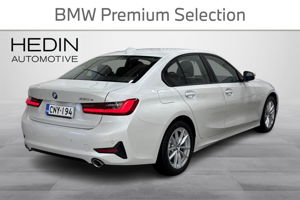 BMW 330 2019