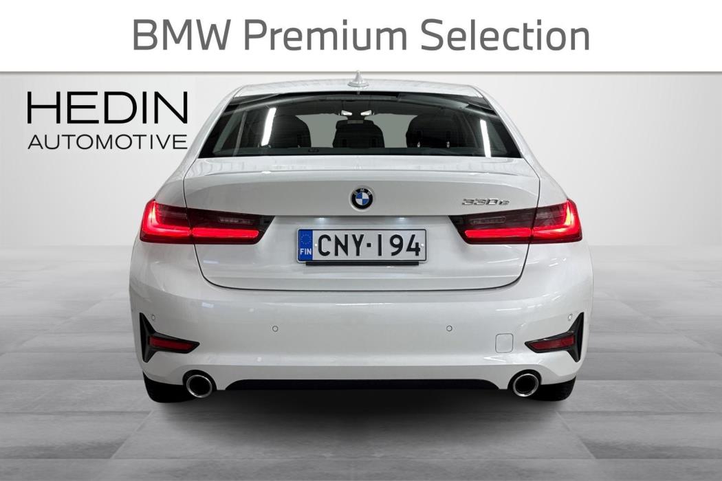 BMW 330 2019