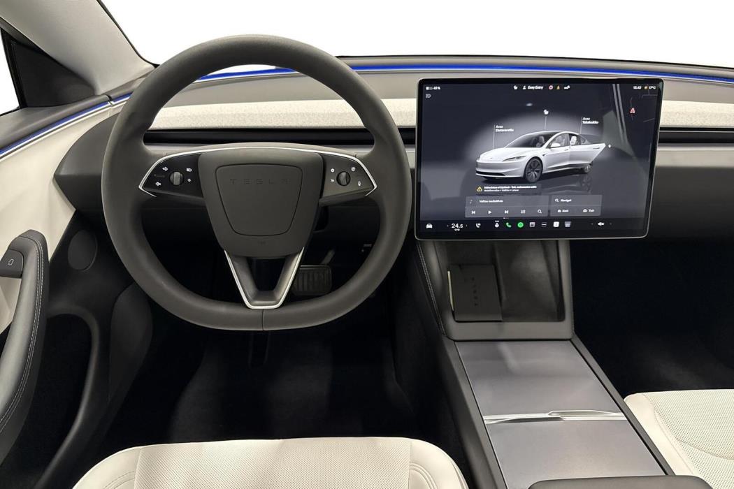 Tesla Model 3 2024