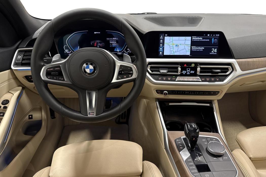 BMW 330 2019