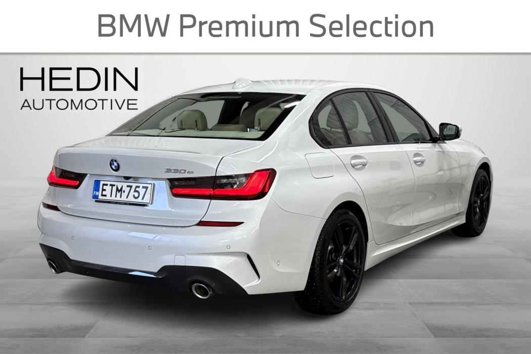 BMW 330 2019