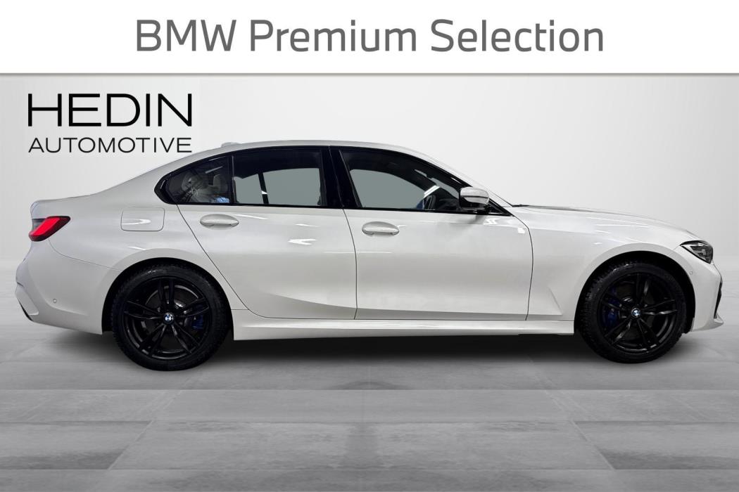 BMW 330 2019