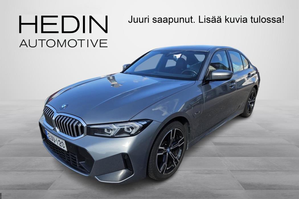 BMW 330 2023