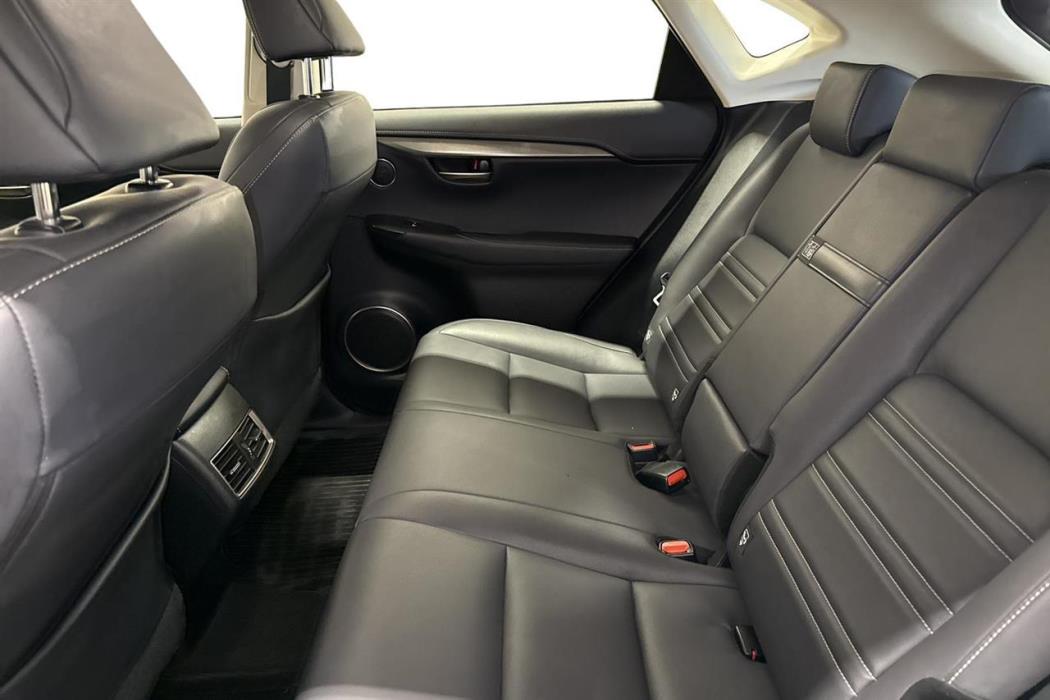 Lexus NX 2021