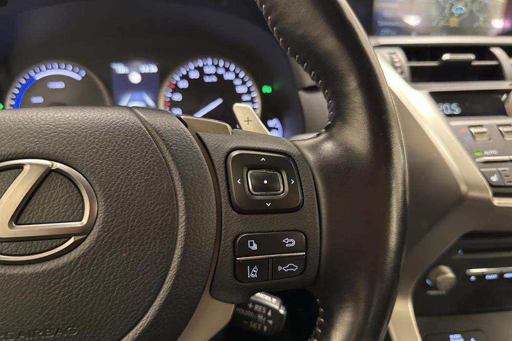 Lexus NX 2021