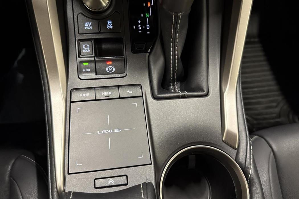 Lexus NX 2021