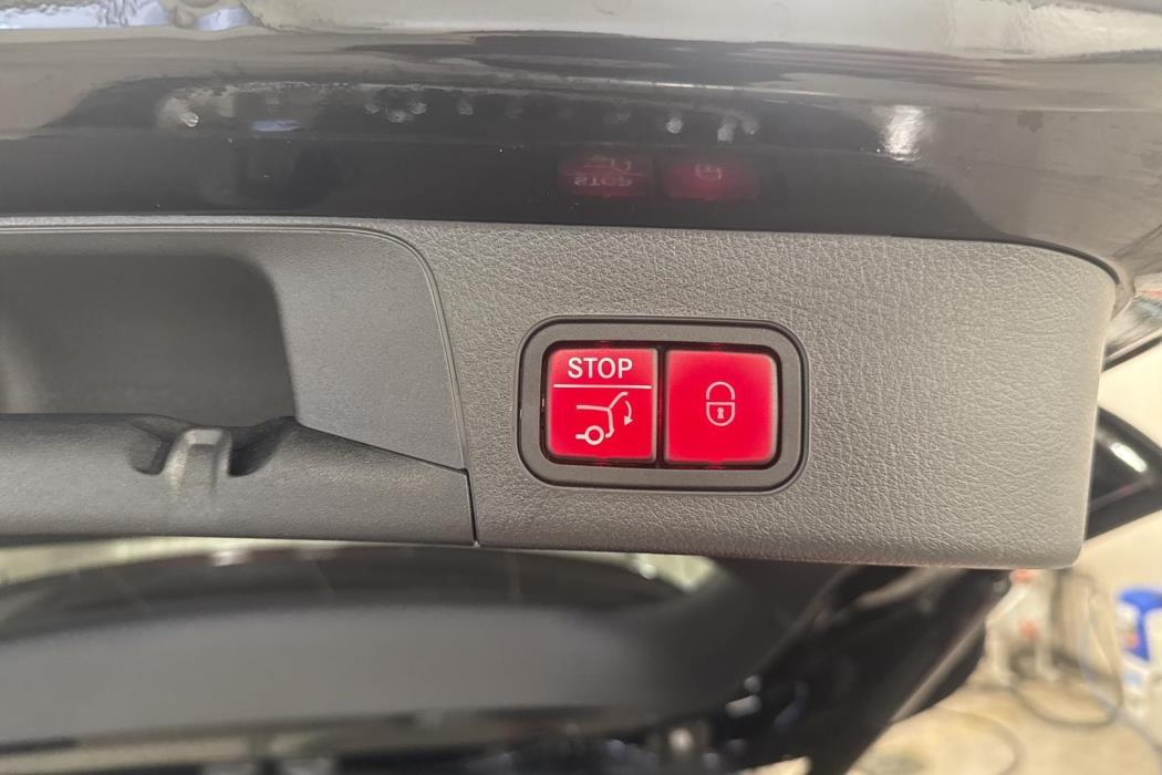 MERCEDES-BENZ EQB 2022