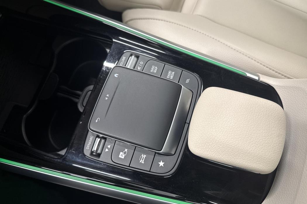 MERCEDES-BENZ EQB 2022