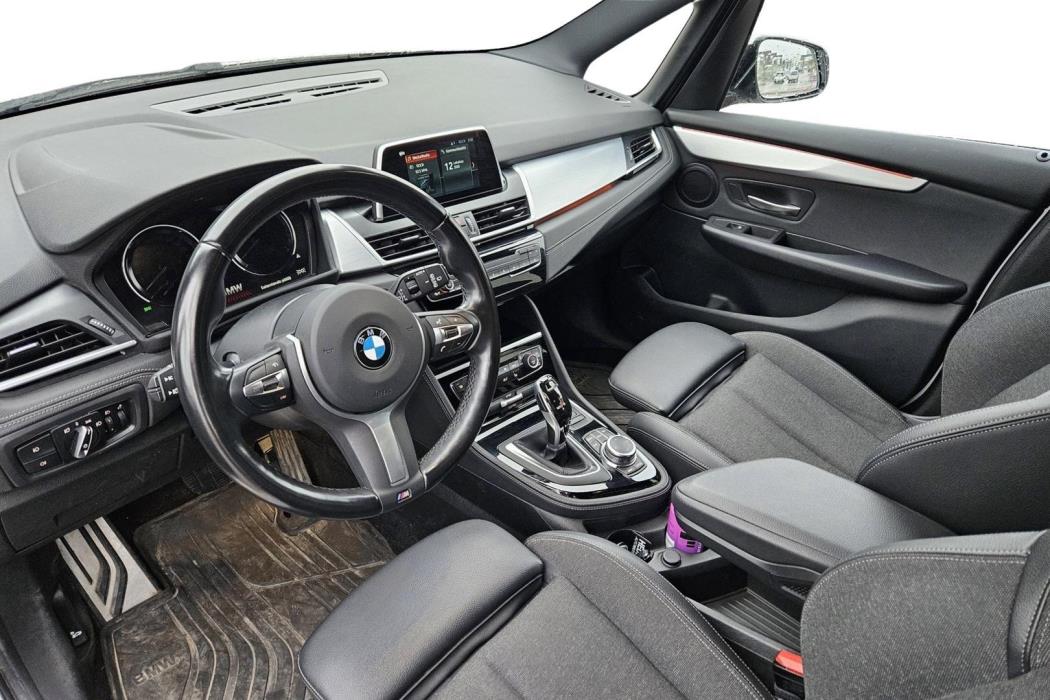 BMW 218 2023