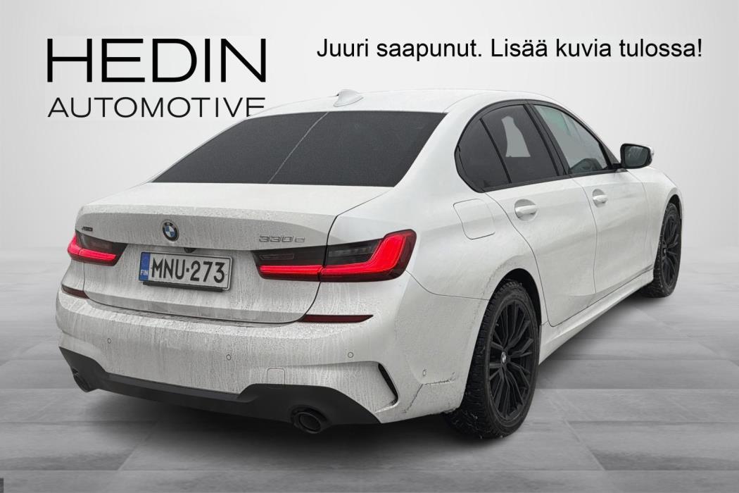 BMW 330 2021