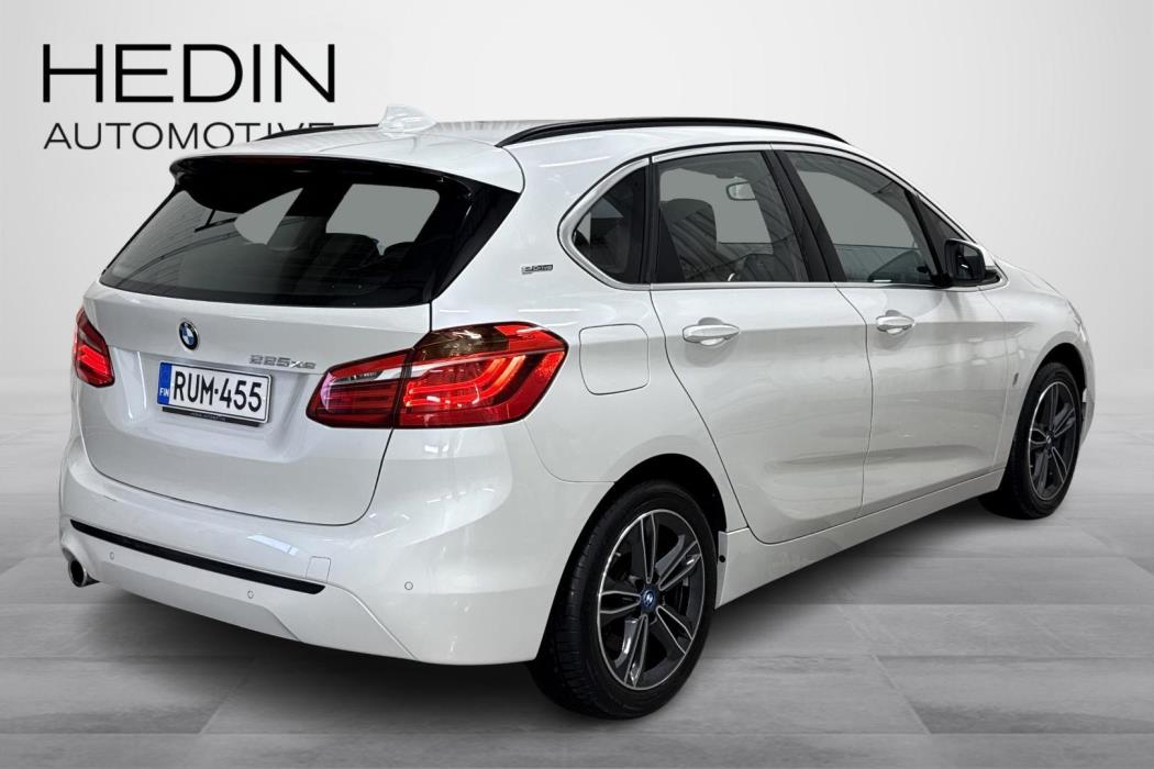 BMW 225 2019