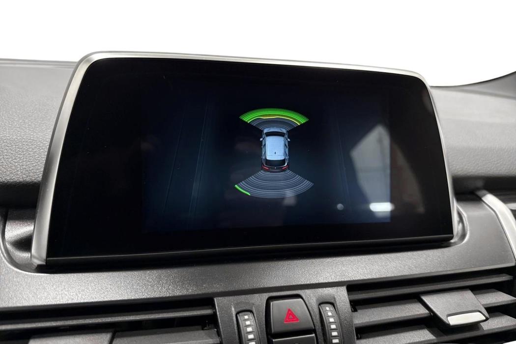 BMW 225 2019