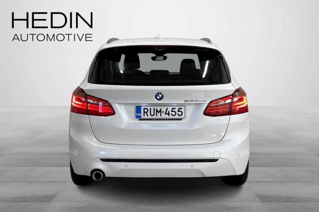 BMW 225 2019