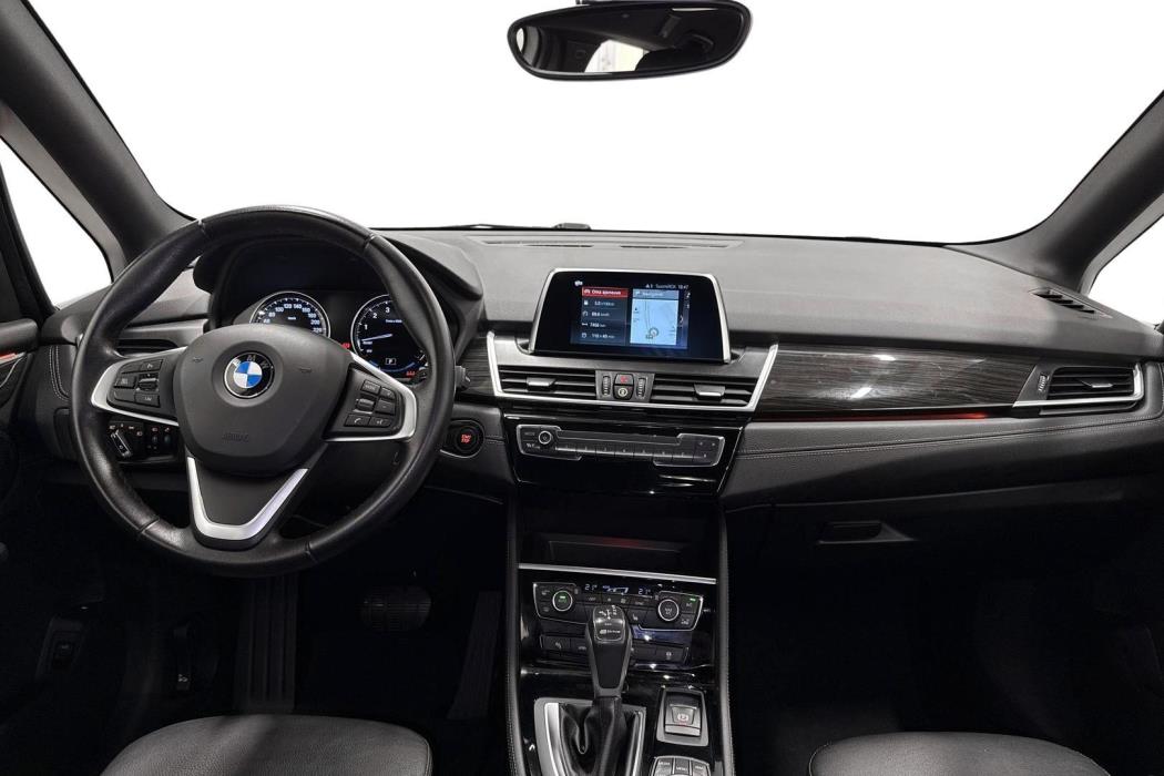 BMW 225 2019