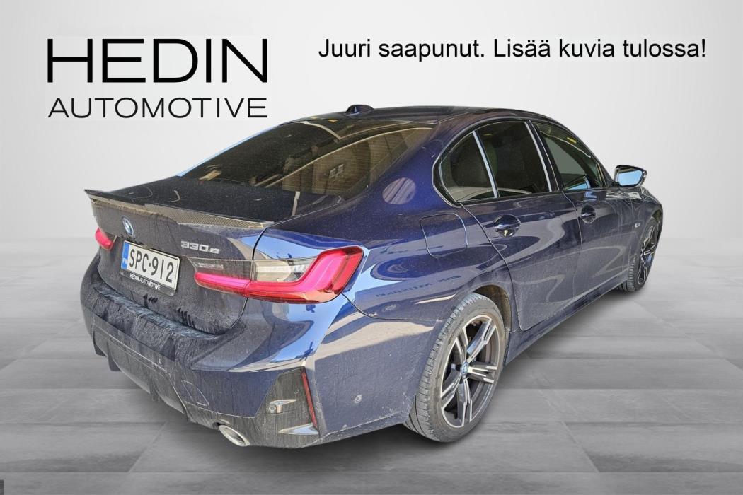 BMW 330 2023