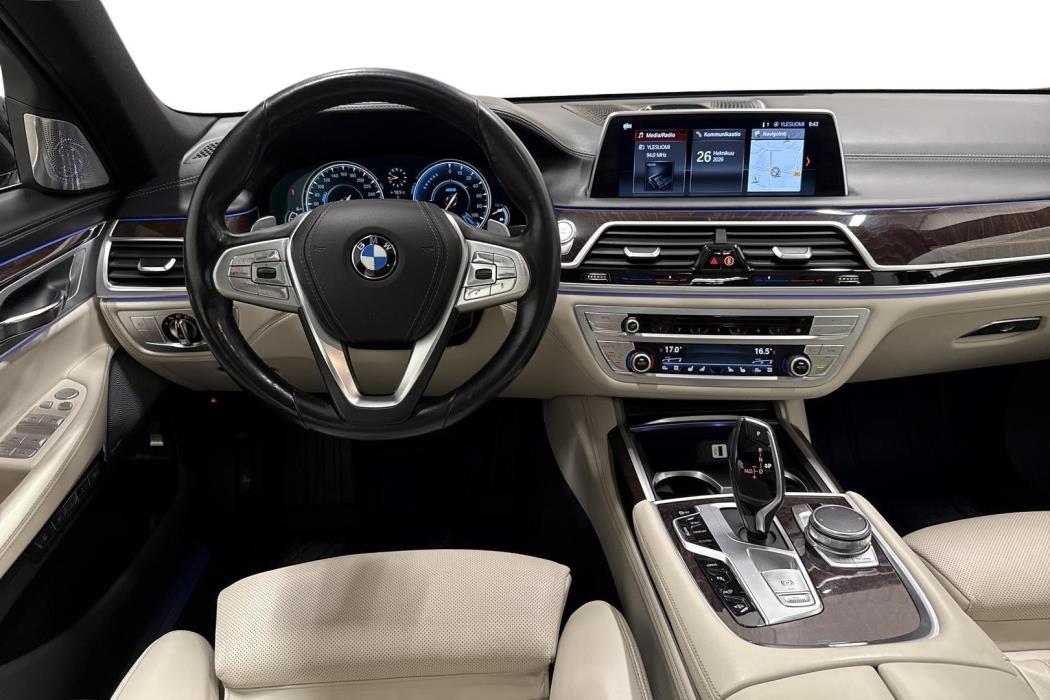 BMW 740 2017