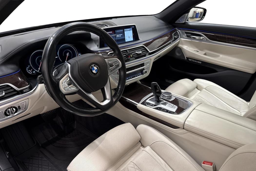 BMW 740 2017