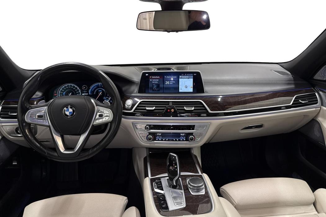 BMW 740 2017